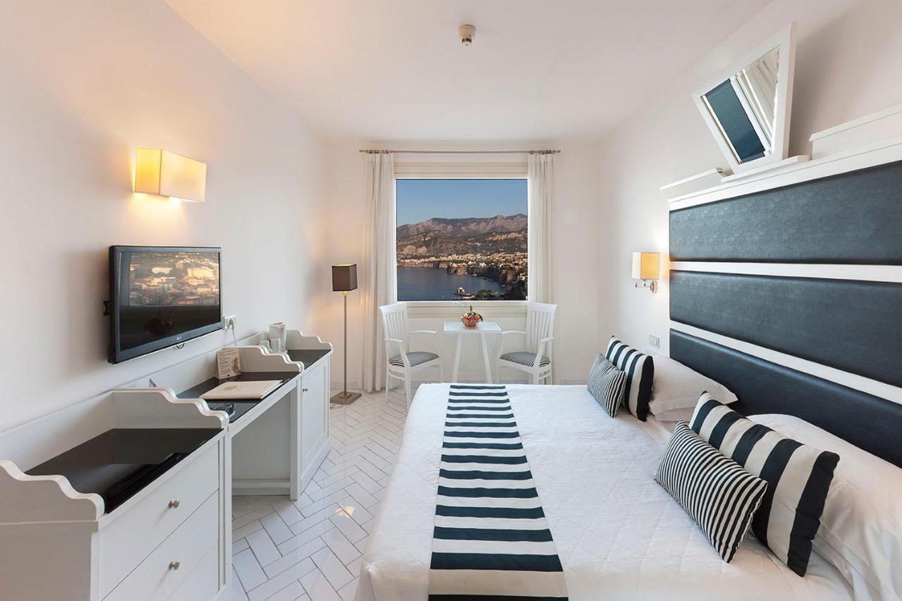 Hotel Bristol Sorrento Dış mekan fotoğraf