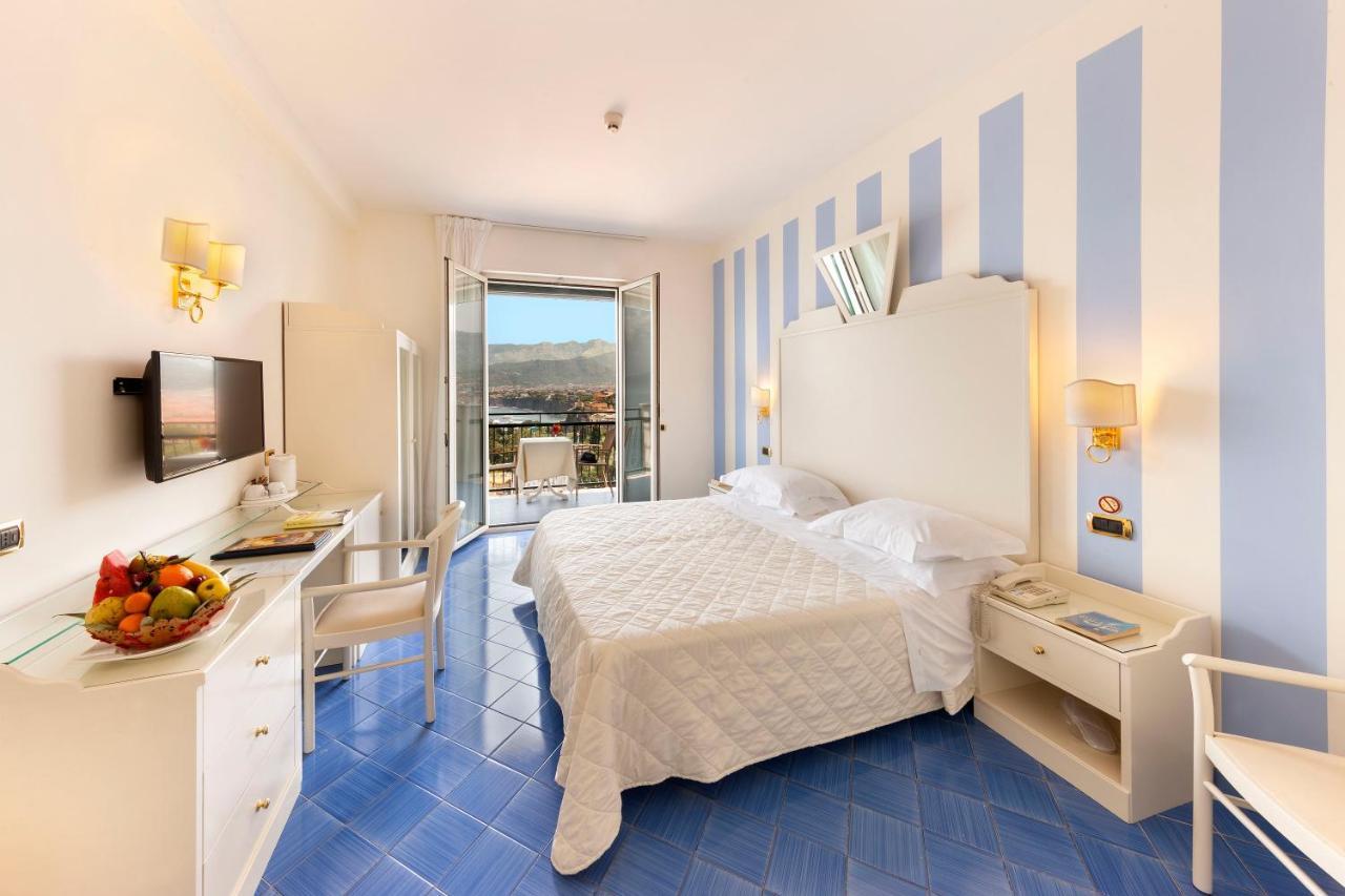 Hotel Bristol Sorrento Dış mekan fotoğraf